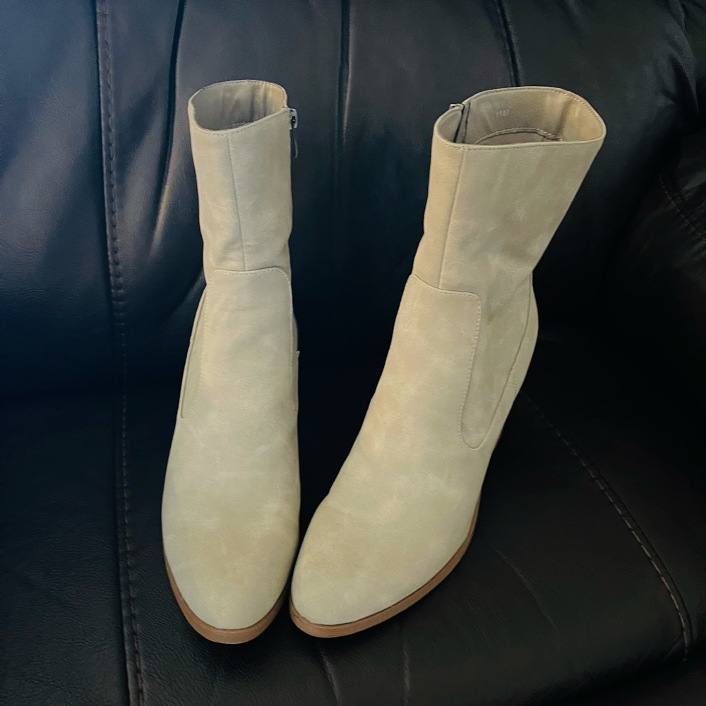 Women’s Heeled Calf Boots